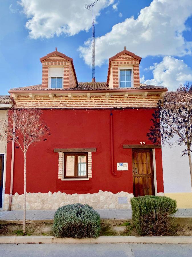 La Parada de Jimena-Casa rústica rodeada de bodegas en Rueda Exterior foto